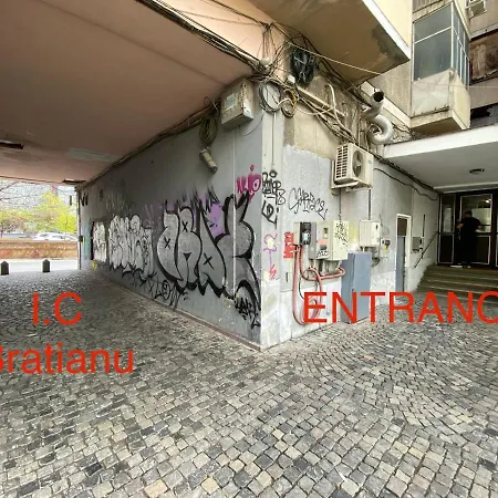 Oldtown Den